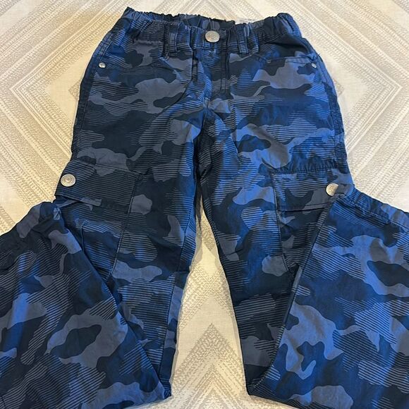 Bit’z Kids Boys Blue Camouflage Cargo Pants - Size 6/7 - Picture 2 of 8
